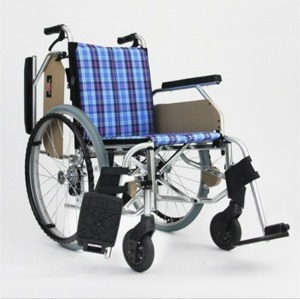 [미키코리아]  알루미늄 휠체어 MADE-7DP [장애인보조기기] 팔받이스윙 발판스윙 및 개폐분리 보호자브레이크 통타이어 중량 15.6Kg  고급형
